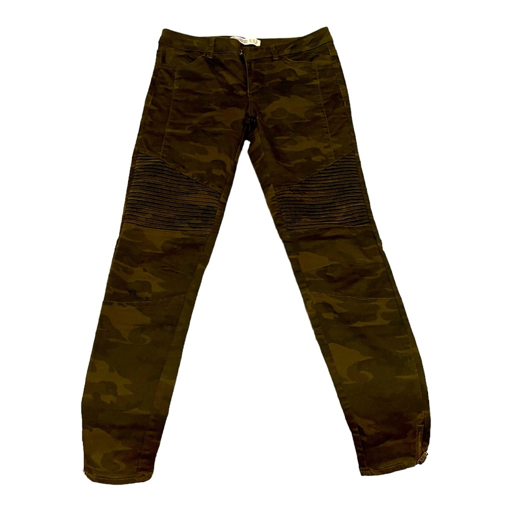 Womens denim in camo with lines on knees